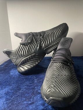 Adidas AlohaBounce Instinct black Textured Knit Running Shoes. New, size 13.